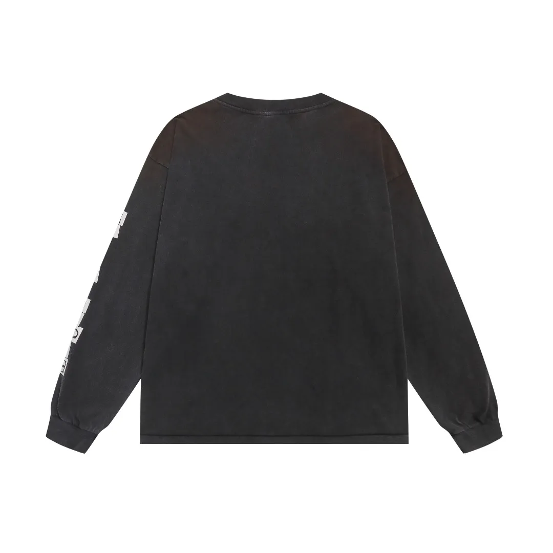Saint Michael printed crack pattern on the chest, washed and distressed, heavy-duty high street loose casual long-sleeved T-shirt. Fabric: 260g. Style number: SM668. Size: S-M-L-XL. Color: washed black. Price: P156.